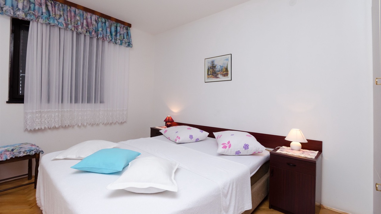 Photo of Bedroom in Punat