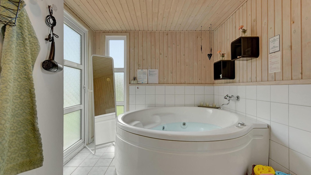 Photo of Bathroom in Mommark Strand