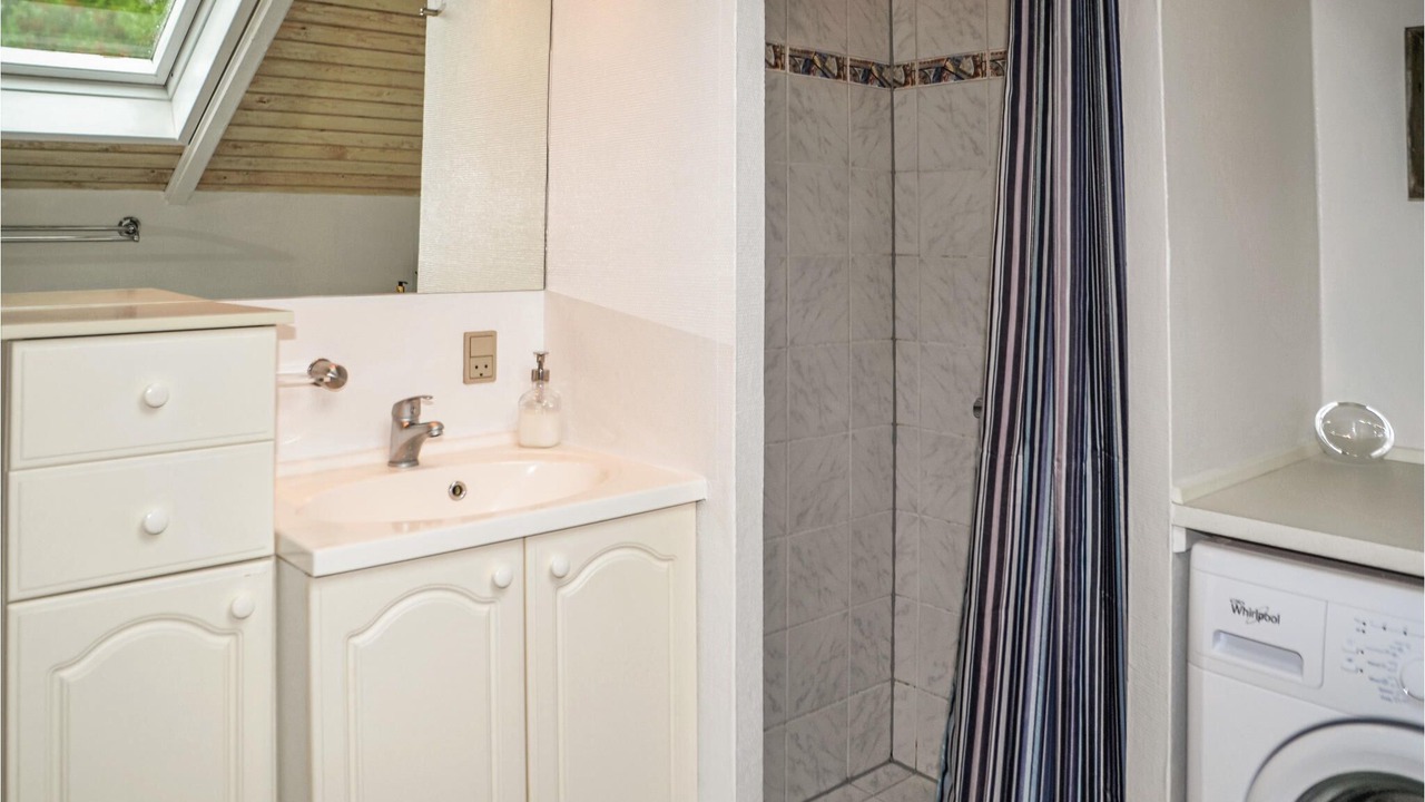 Photo of Bathroom in Jegum