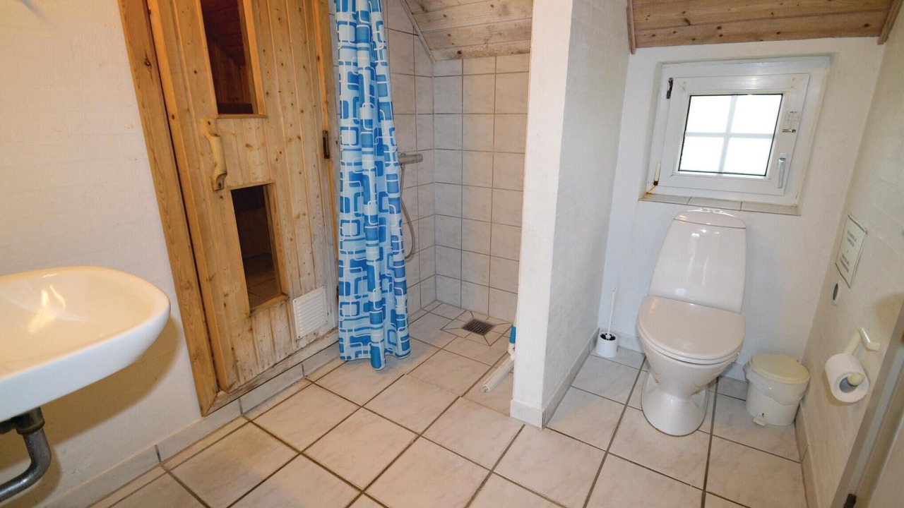 Photo of Bathroom in Bøtø By