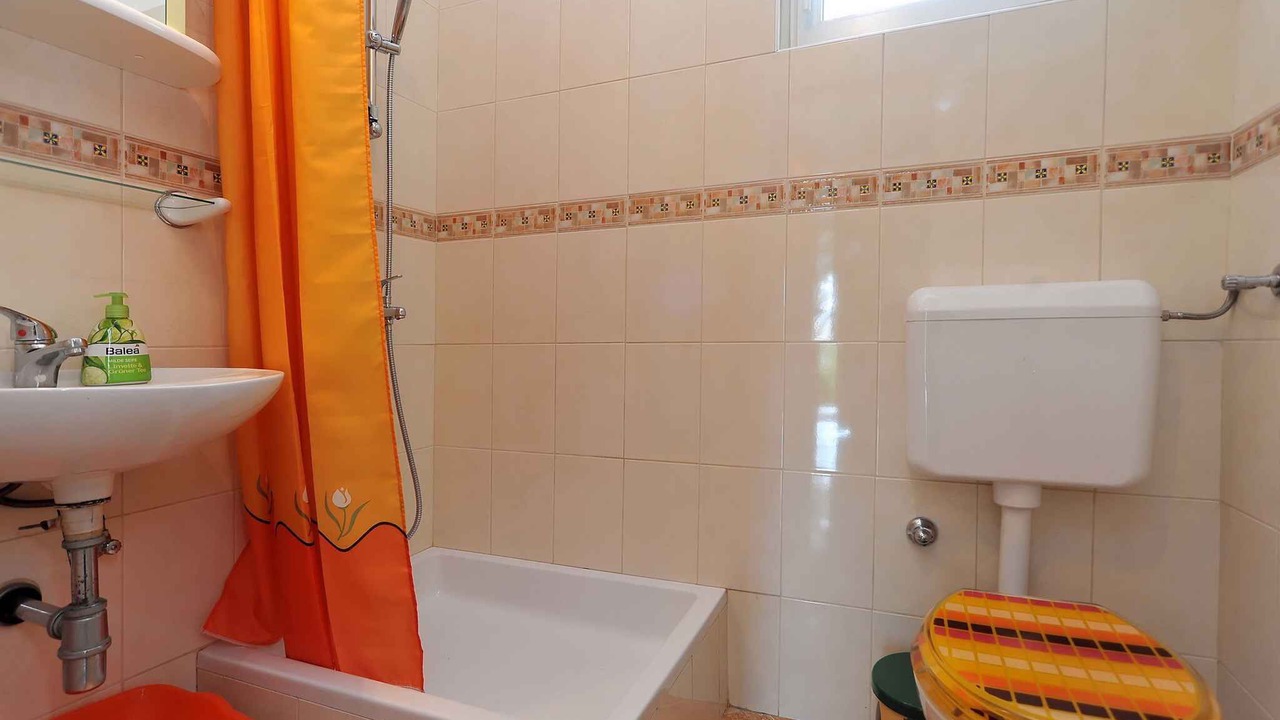 Photo of Bathroom in Seline