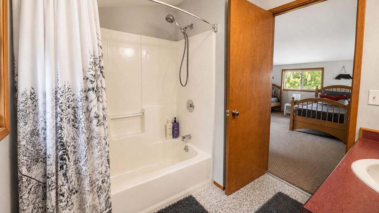Photo of Bathroom in Ardenvoir