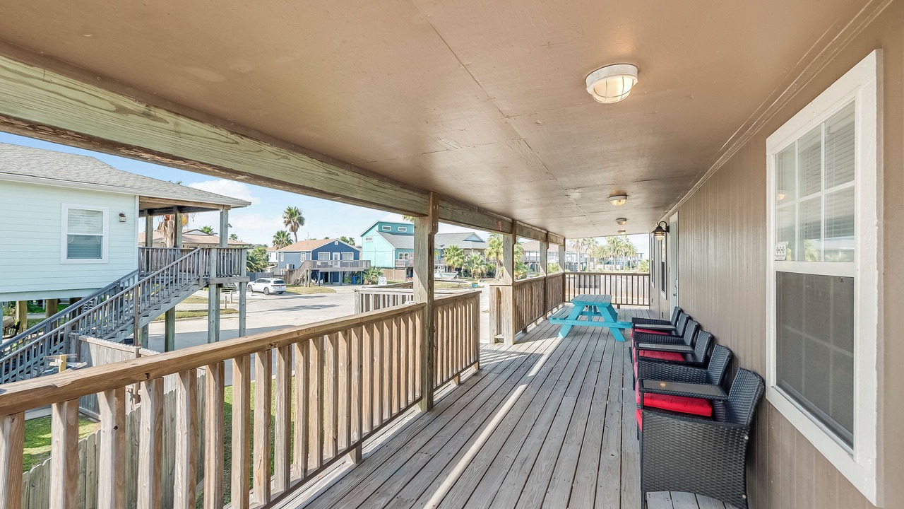 Photo of Patio Balcony in Leeward Sands