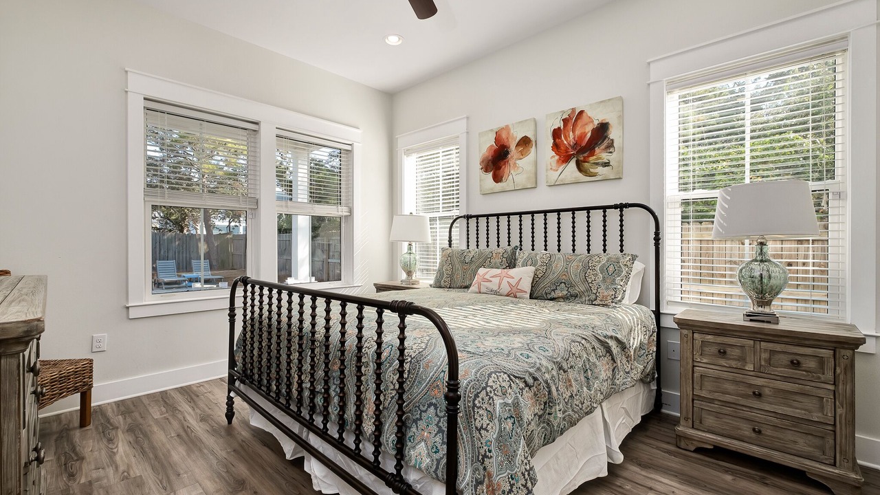 Photo of Bedroom in Crystal Beach