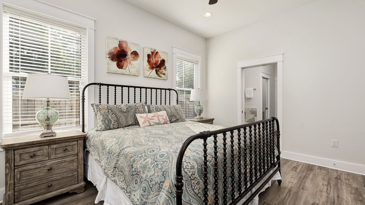 Photo of Bedroom in Crystal Beach