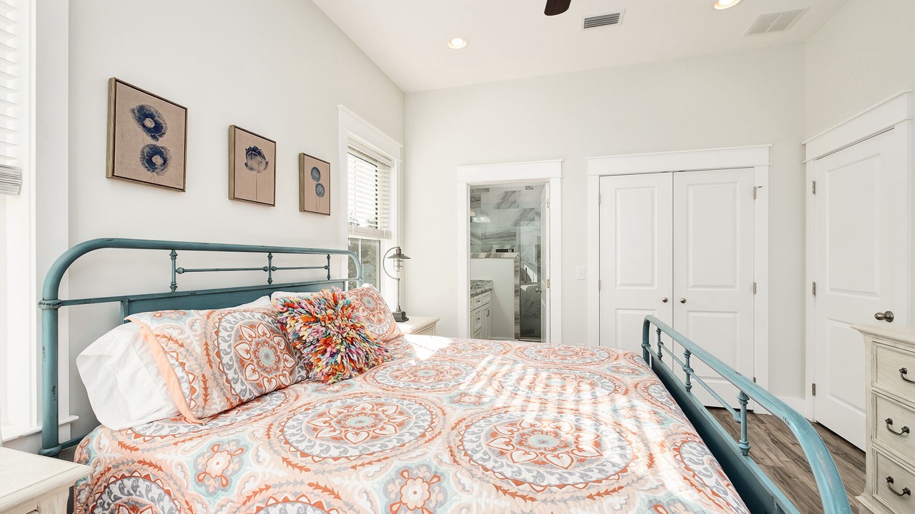 Photo of Bedroom in Crystal Beach