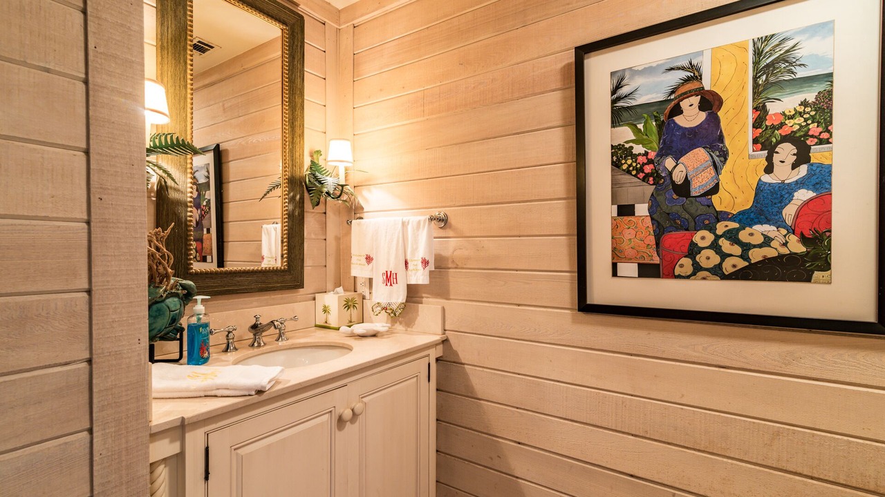 Photo of Bathroom in Debordieu Colony