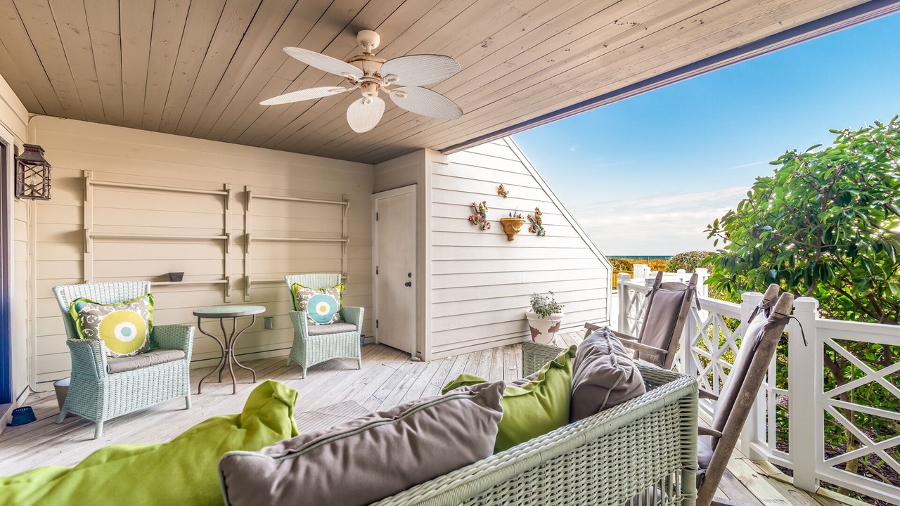 Photo of Patio Balcony in Debordieu Colony