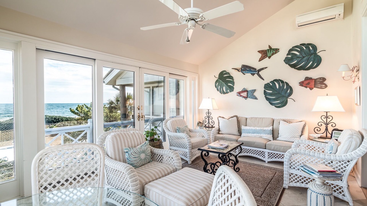 Photo of Livingroom in Debordieu Colony