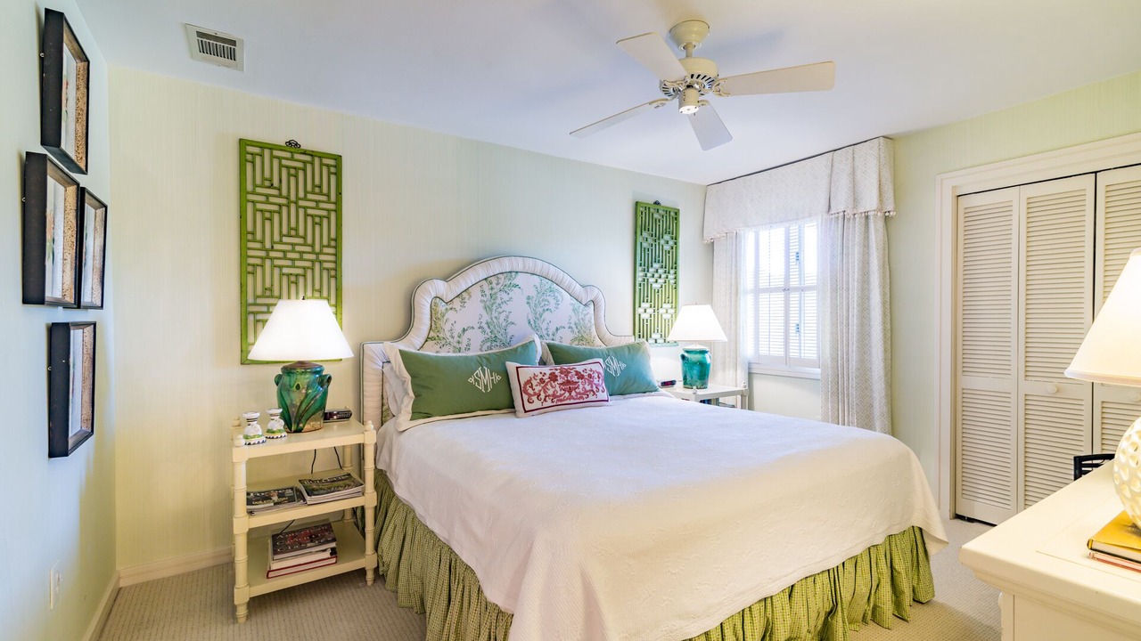 Photo of Bedroom in Debordieu Colony