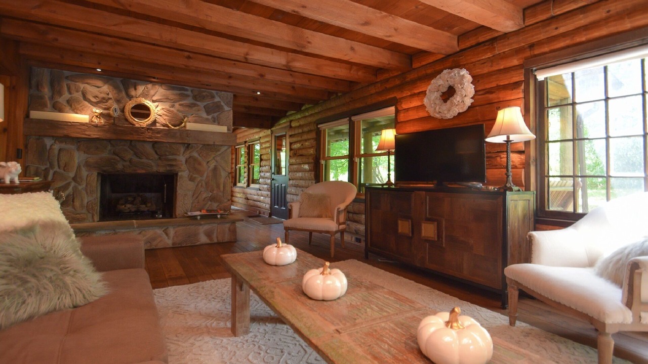 Photo of Livingroom in Canandaigua