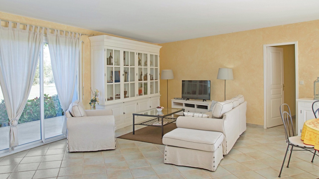 Photo of Livingroom in Saint-Germain-dEsteuil