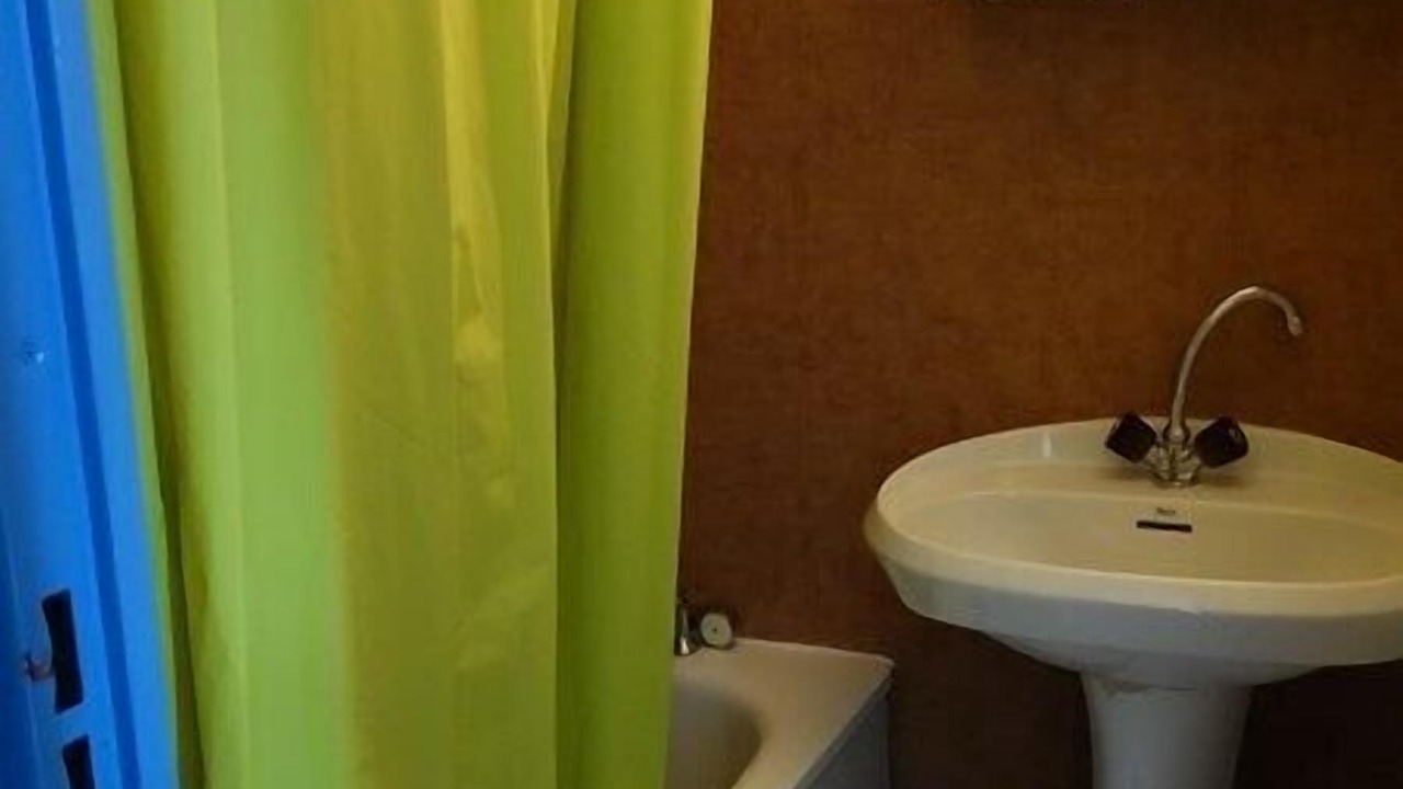 Photo of Bathroom in Eclose-Est