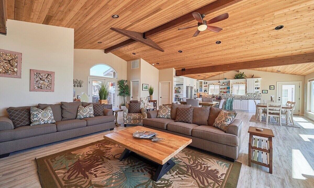 Photo of Livingroom in Kiwanda Shores