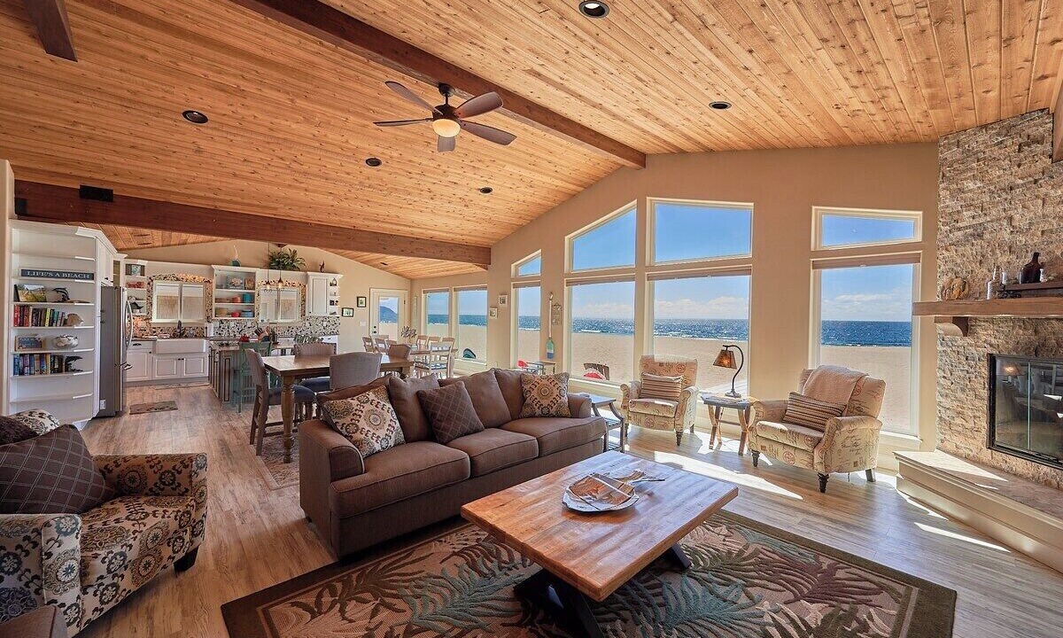 Photo of Livingroom in Kiwanda Shores