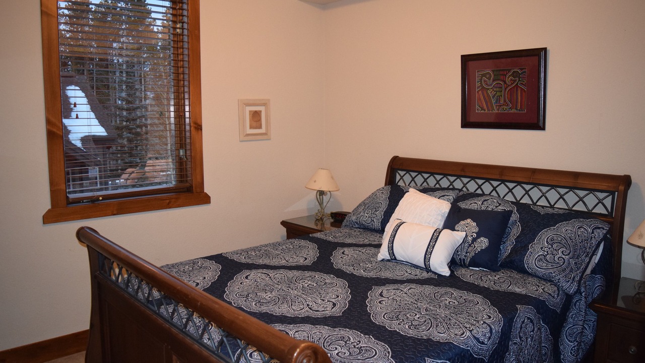 Photo of Bedroom in Four O'Clock