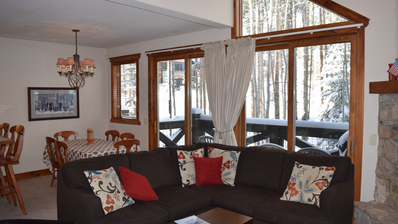 Photo of Others in Four O'Clock