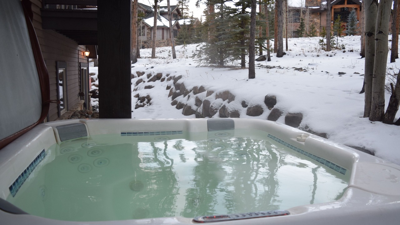 Photo of Outdoor in Four O'Clock