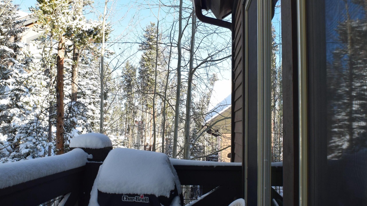 Photo of Others in Four O'Clock