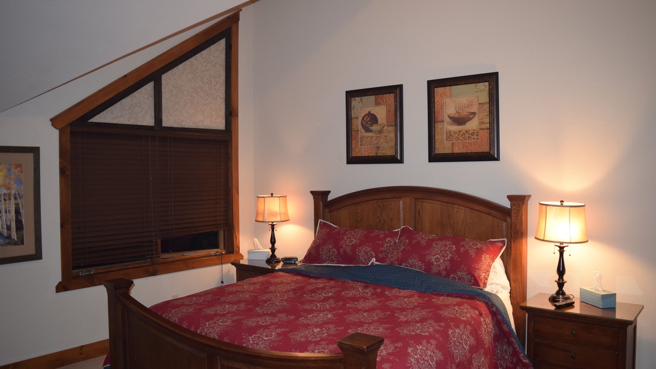 Photo of Bedroom in Four O'Clock