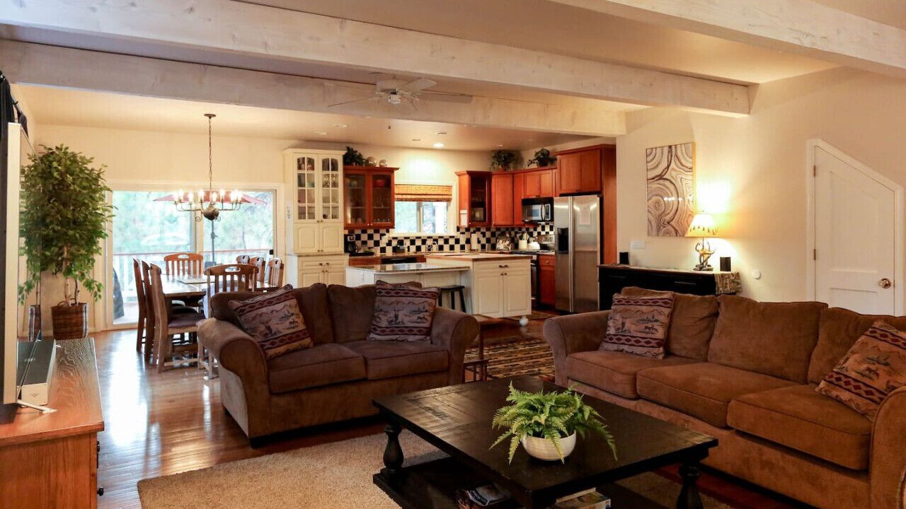 Photo of Livingroom in Big Bear Lake