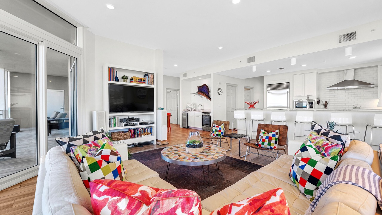 Photo of Livingroom in Ono Island