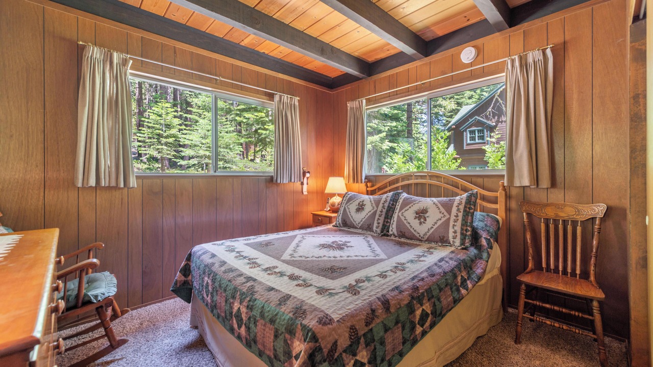 Photo of Bedroom in Homewood