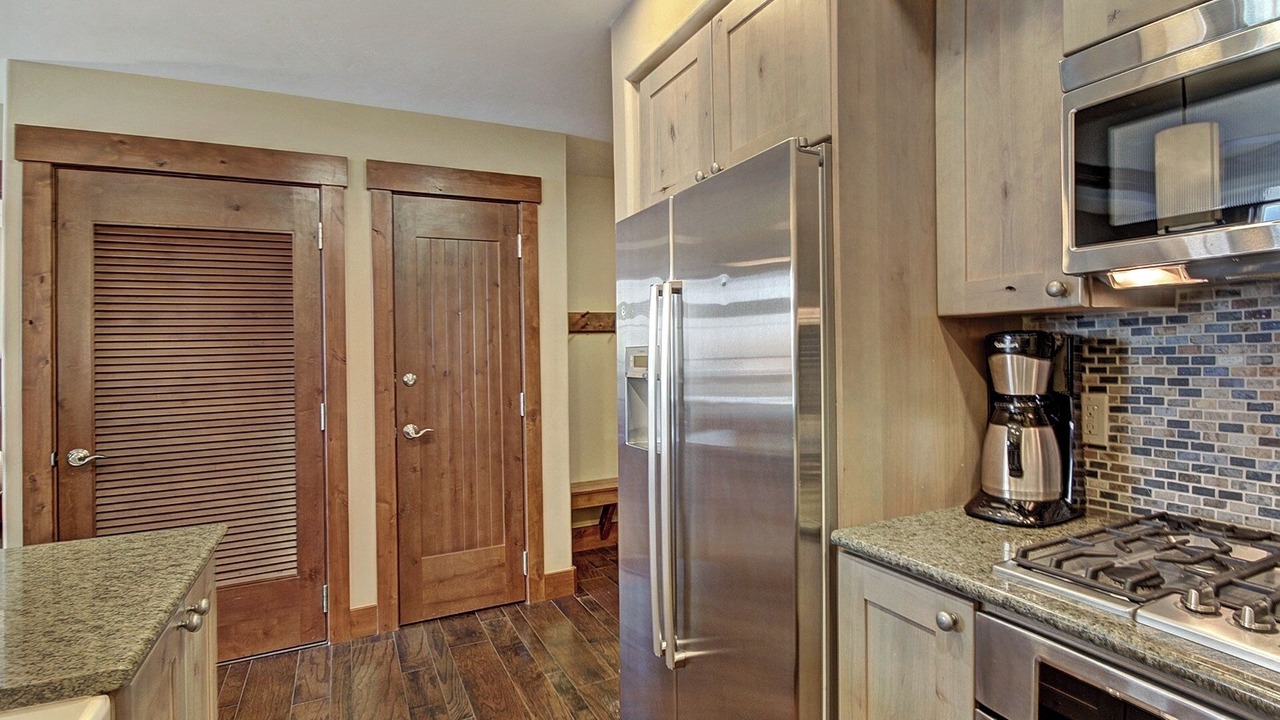 Photo of Kitchen in Peak 8