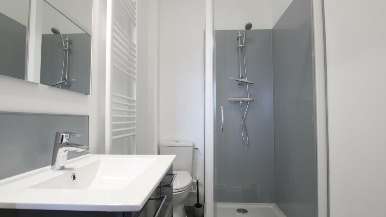 Photo of Bathroom in La Meurdraquiere