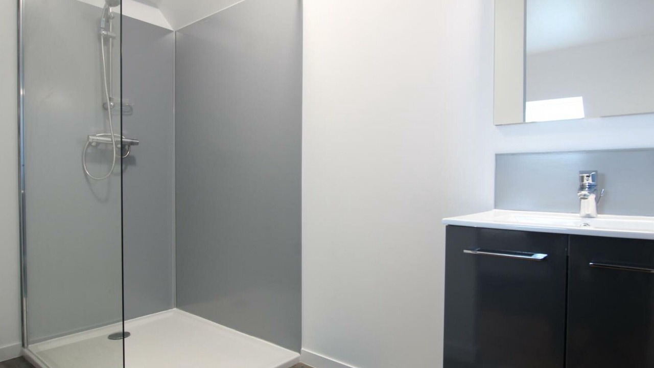 Photo of Bathroom in La Meurdraquiere