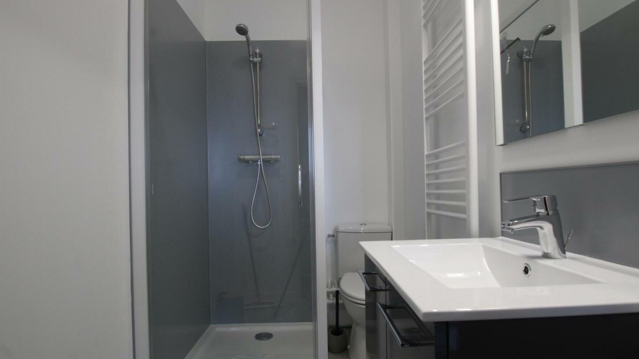 Photo of Bathroom in La Meurdraquiere