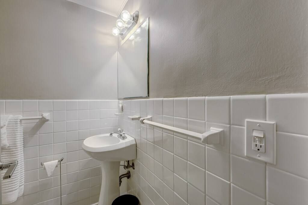 Photo of Bathroom in Downtown Atlanta
