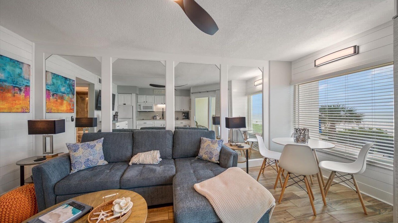 Photo of Livingroom in Belleair Beach