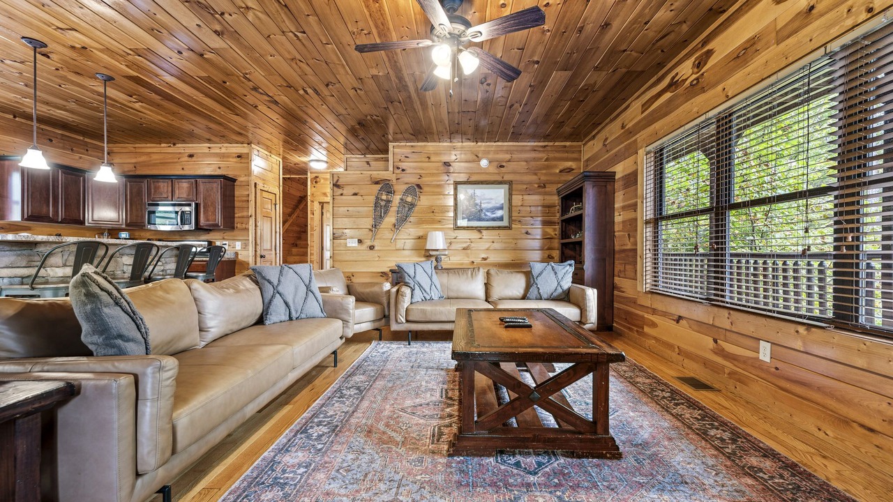 Photo of Livingroom in Gatlinburg