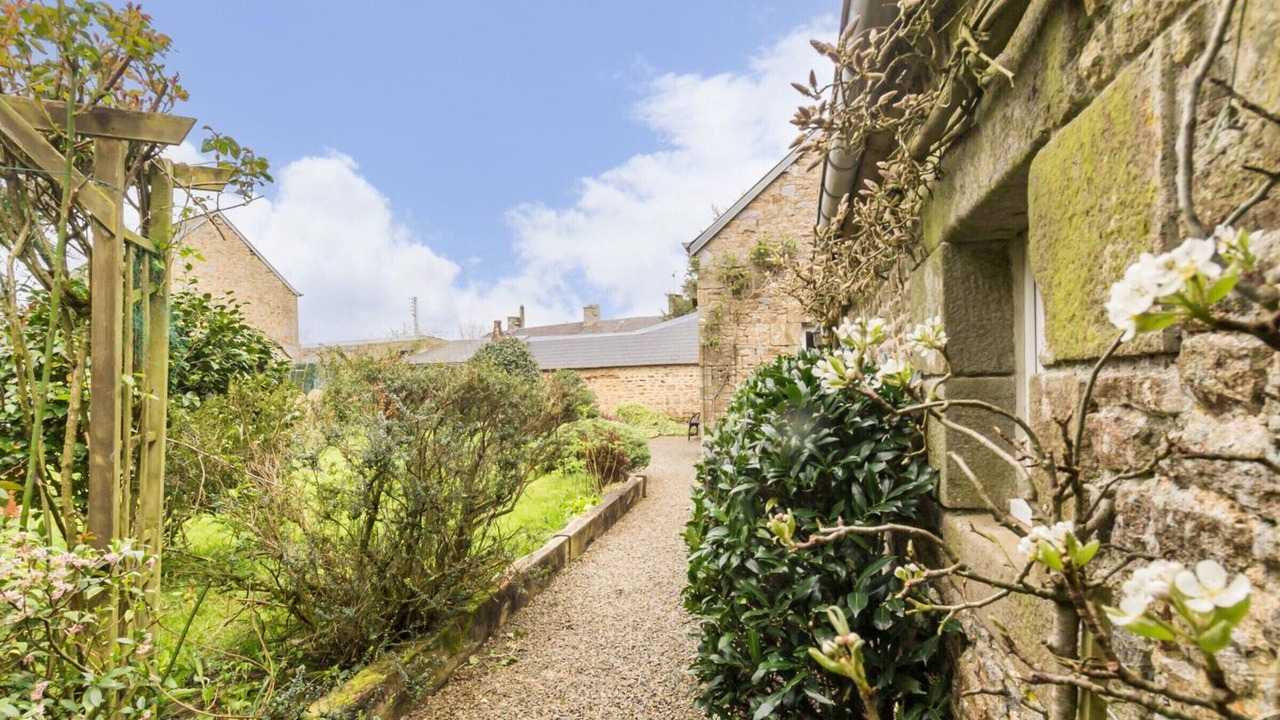 Photo of Outdoor in Coulouvray-Boisbenatre