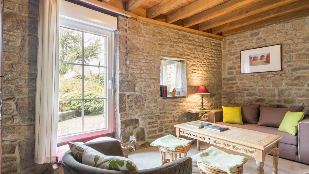 Photo of Livingroom in Coulouvray-Boisbenatre