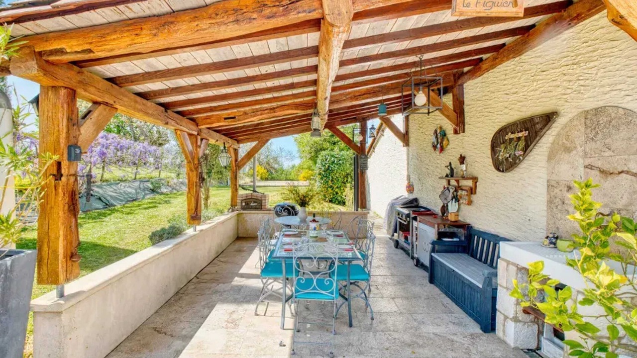 Photo of Others in Bosset