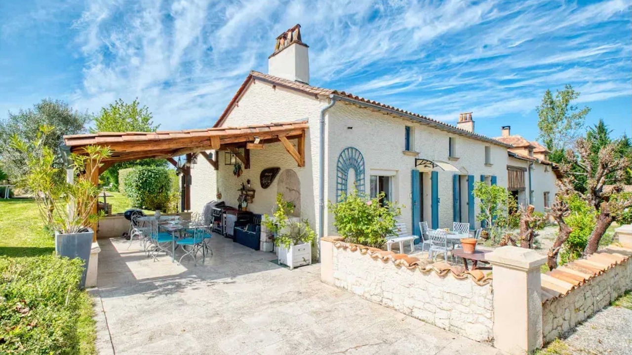 Photo of Others in Bosset