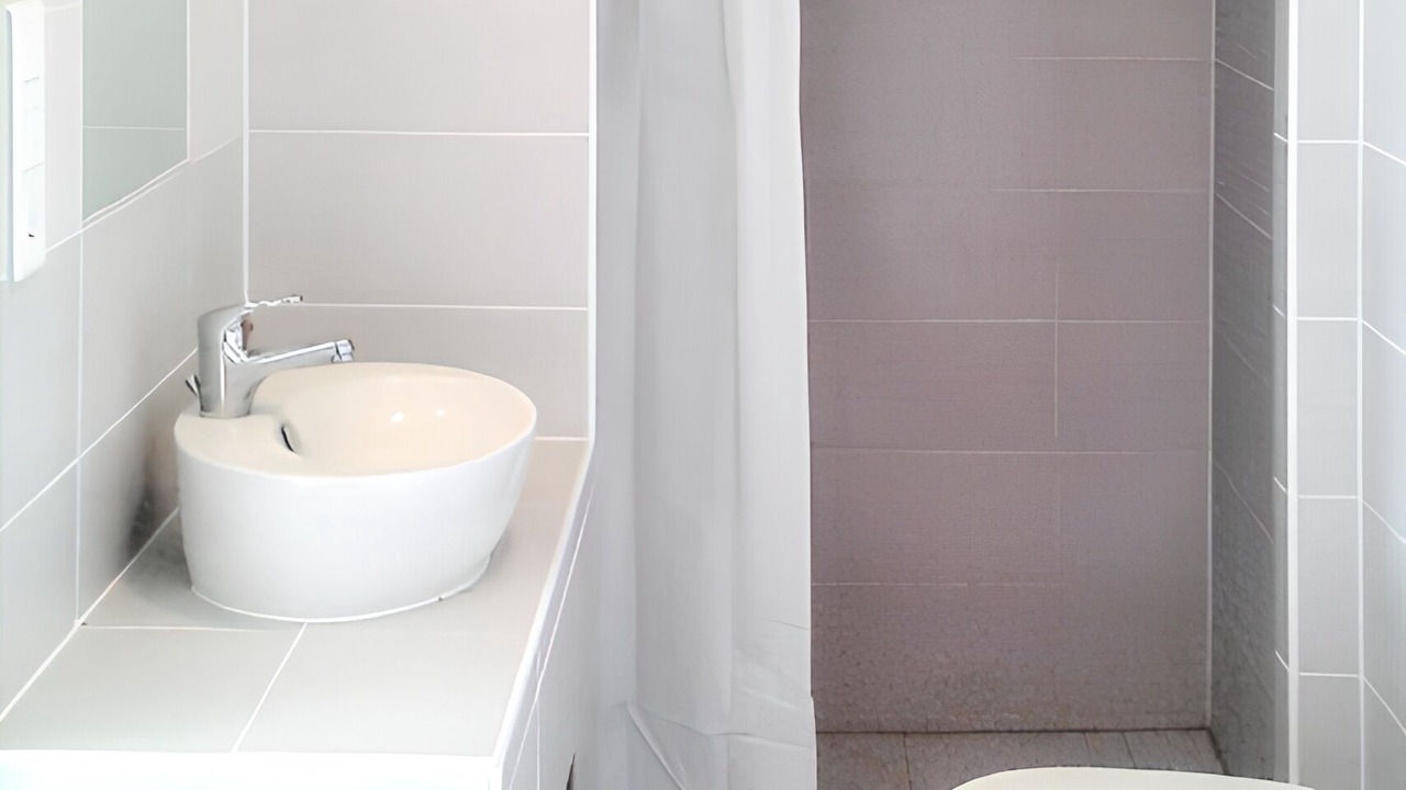 Photo of Bathroom in Orthoux-Serignac-Quilhan