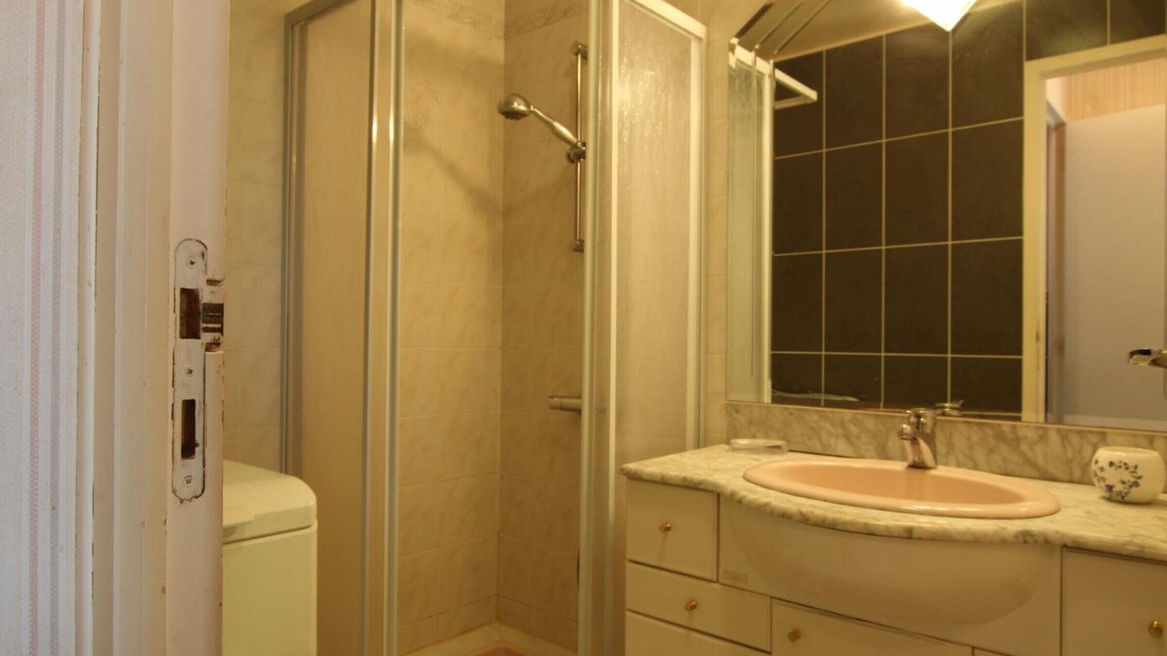 Photo of Bathroom in Folligny