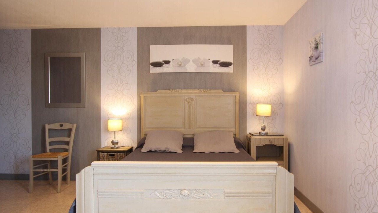 Photo of Bedroom in Folligny
