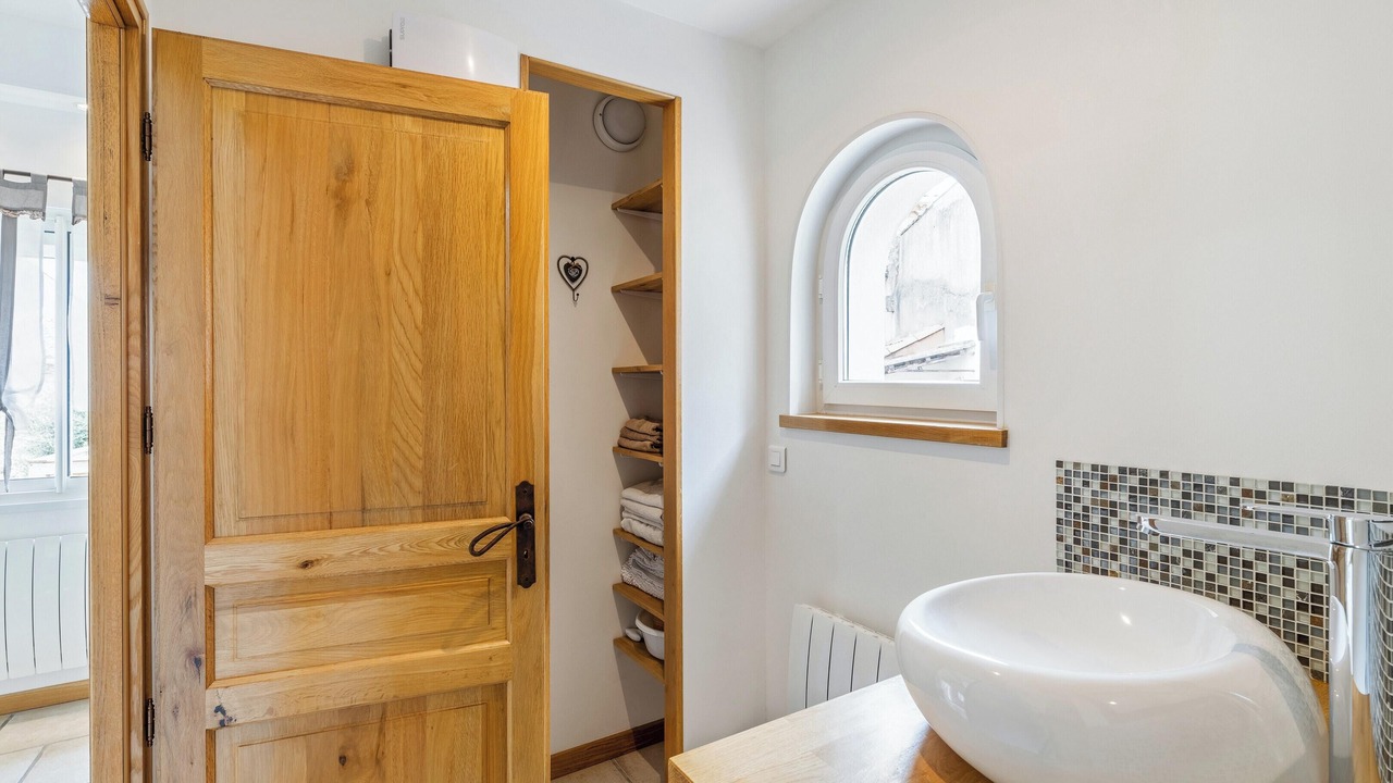 Photo of Bathroom in Poussan