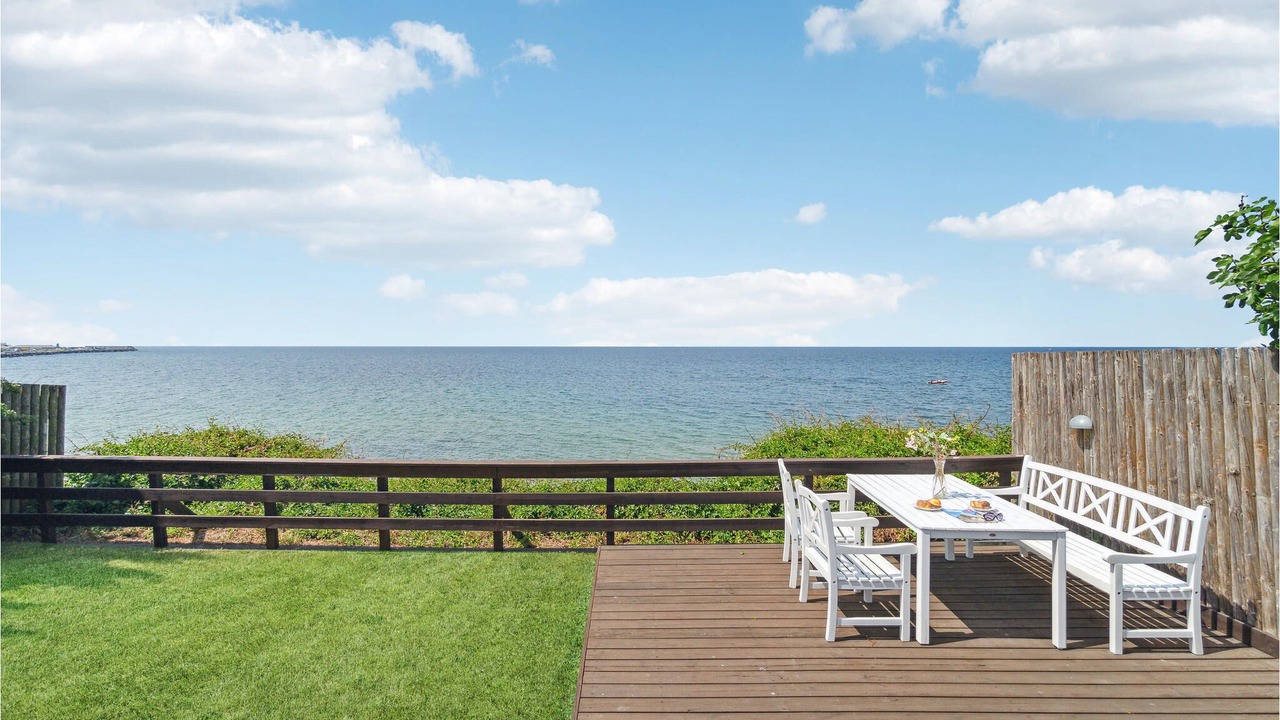 Photo of Others in Ronne