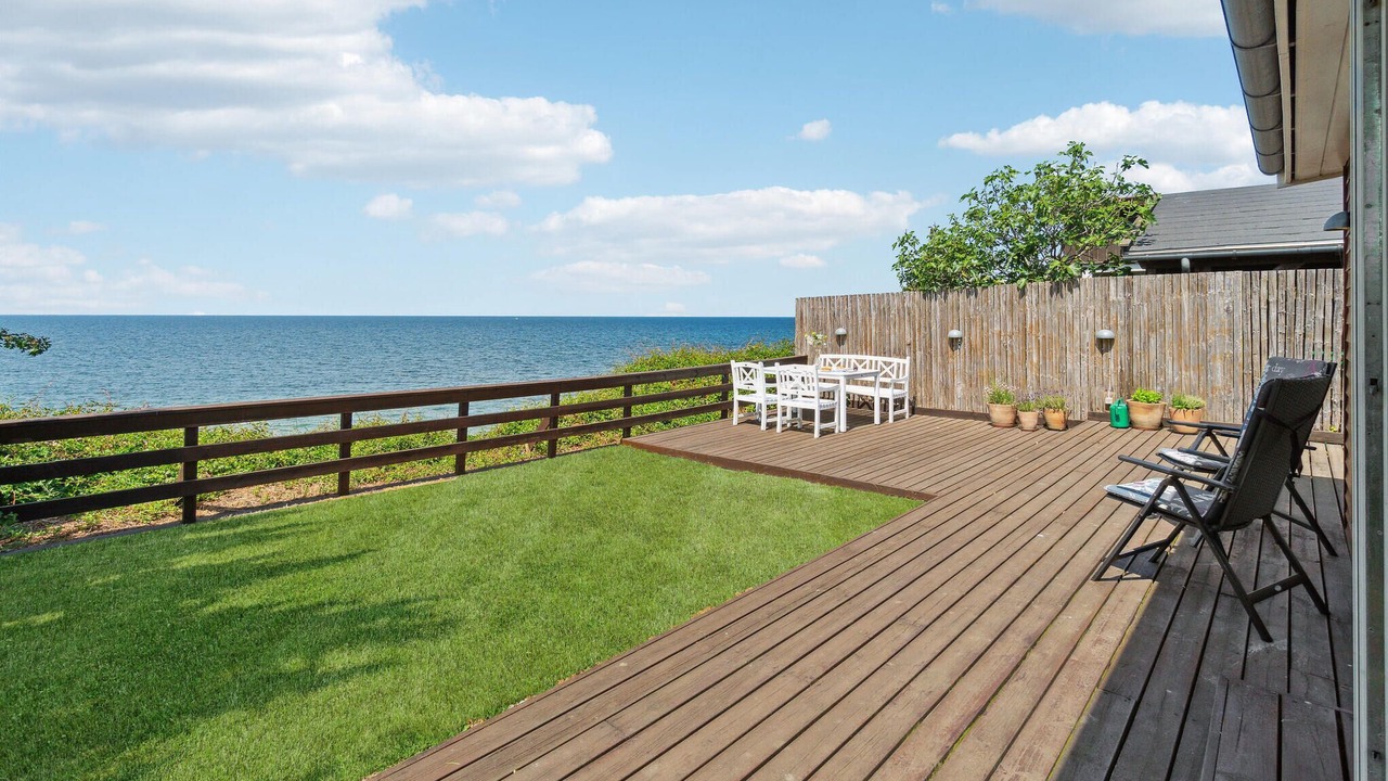 Photo of Others in Ronne