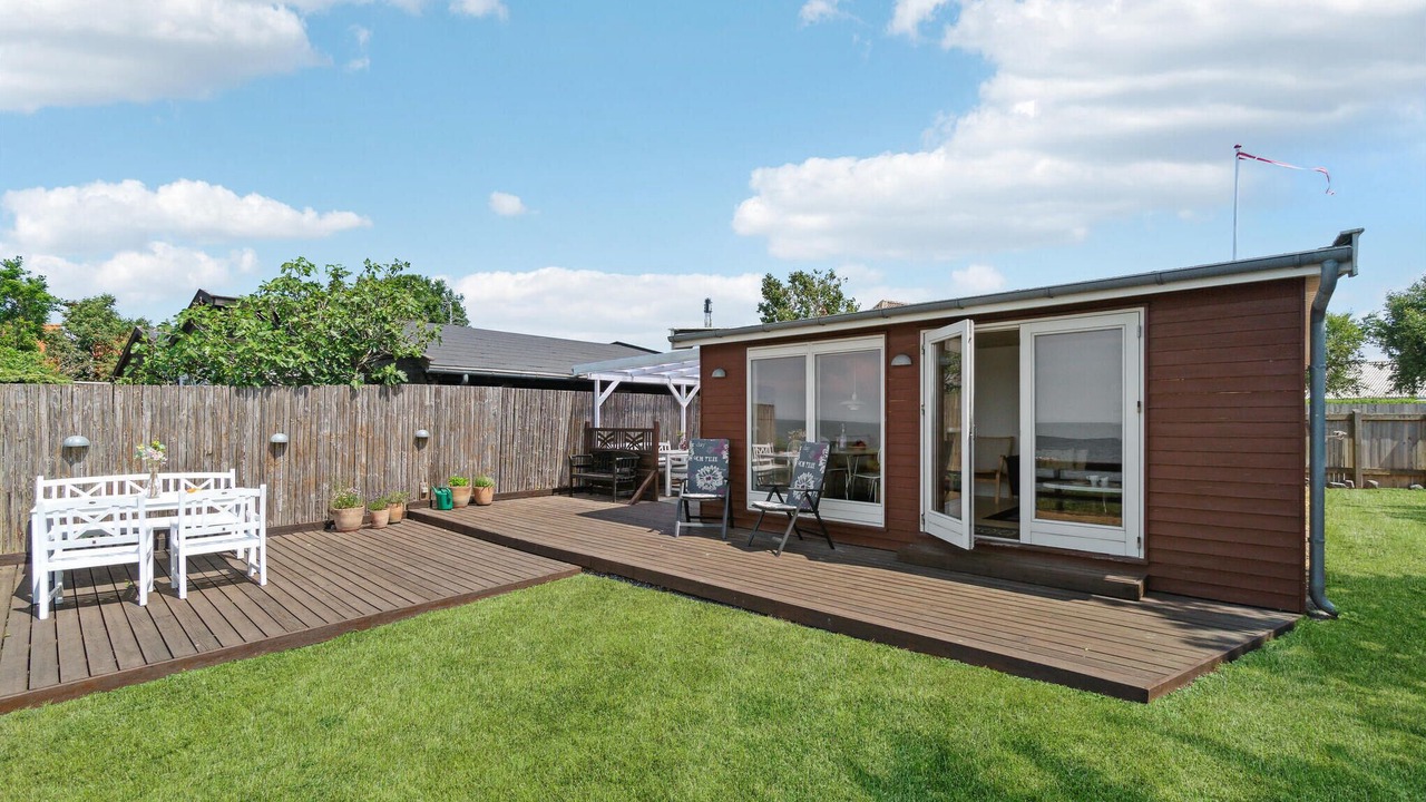 Photo of Others in Ronne