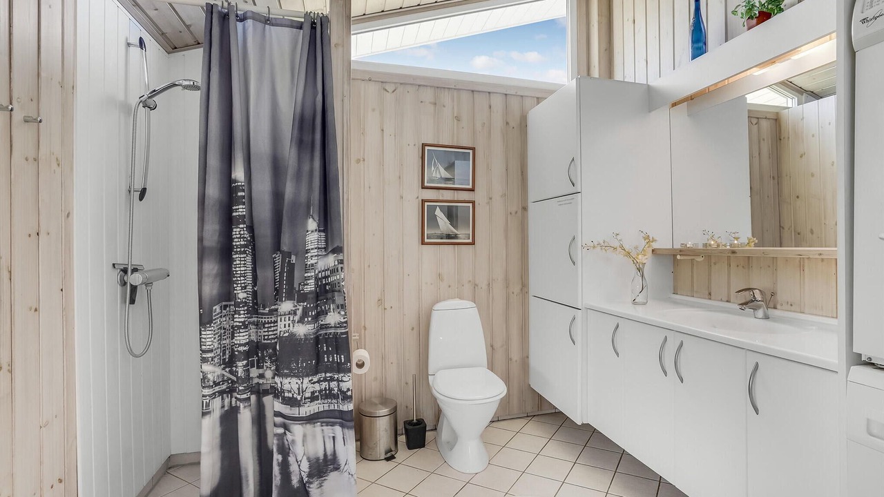 Photo of Bathroom in Lonstrup