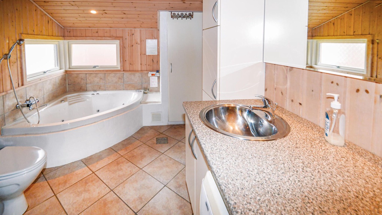 Photo of Bathroom in Lokken