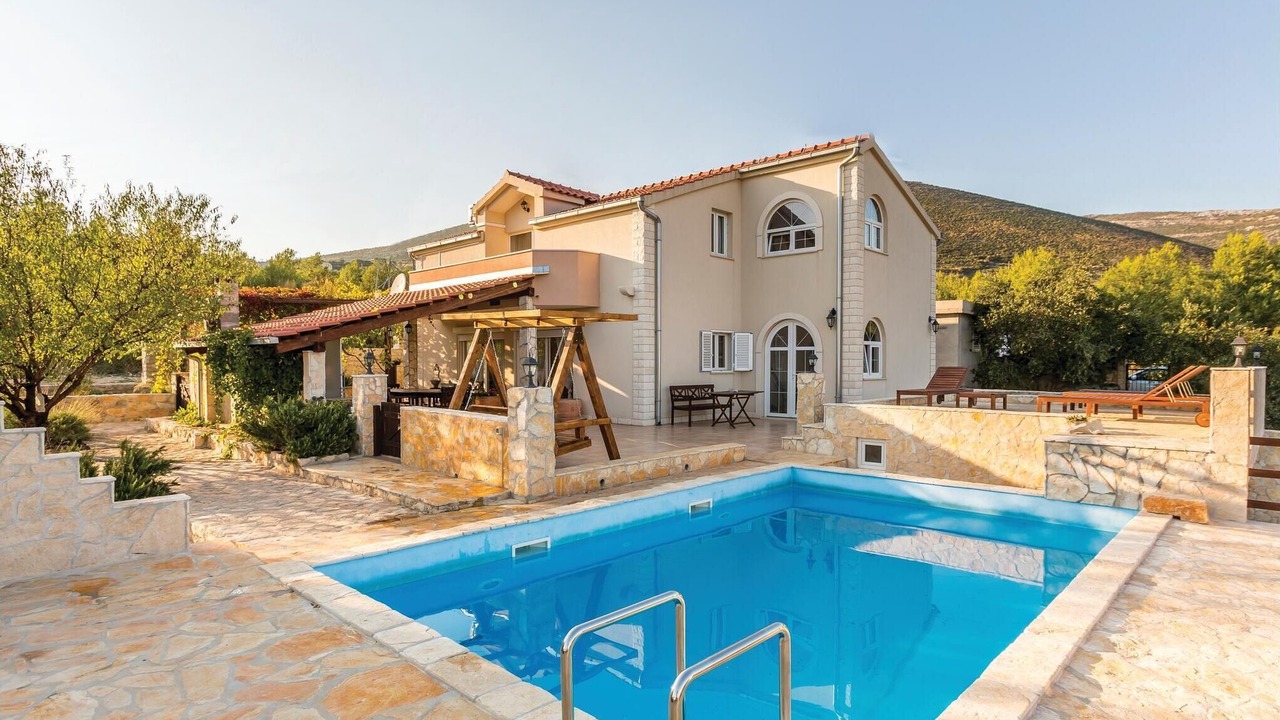 Photo of Outdoor in Rudine