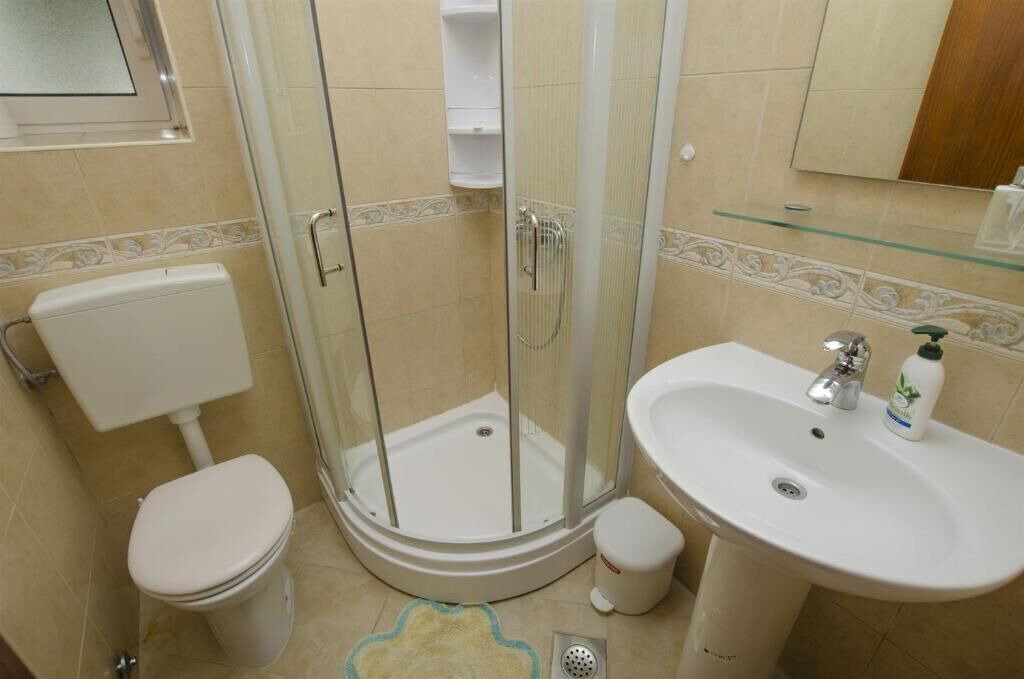 Photo of Bathroom in Slatine