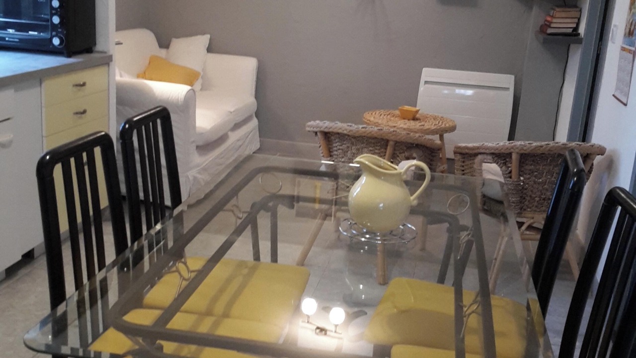 Photo of Livingroom in Villeneuve d'Aveyron